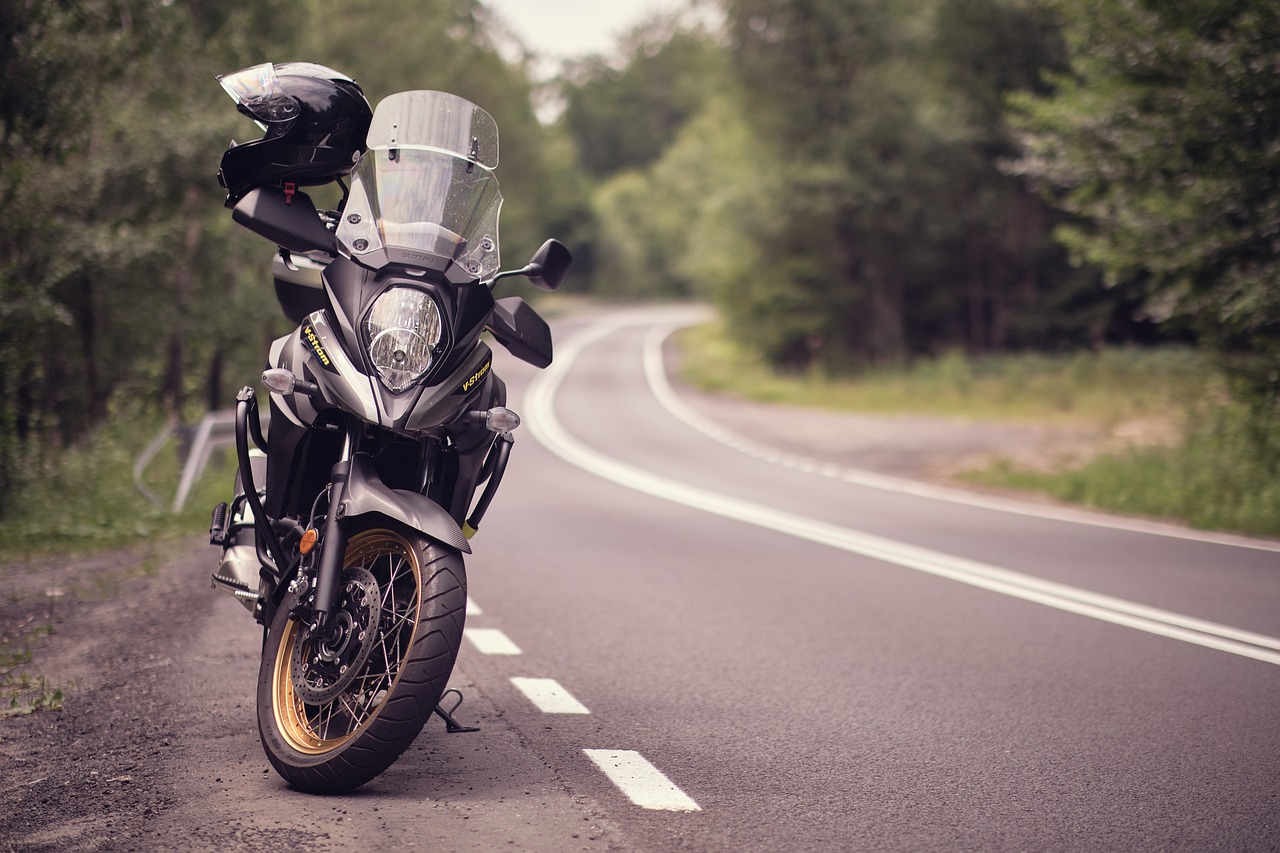 motorbike, motorcycle, road-7249769.jpg